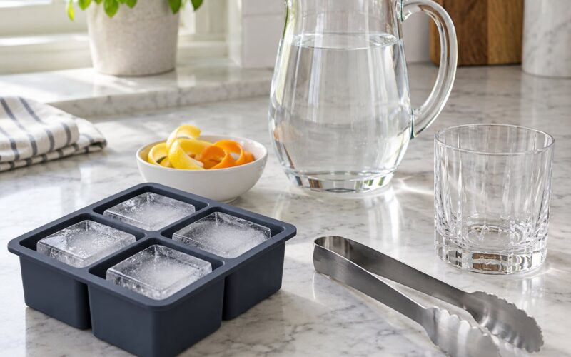 How to Make Large Format Ice Cubes for Drinks (October 2026)
